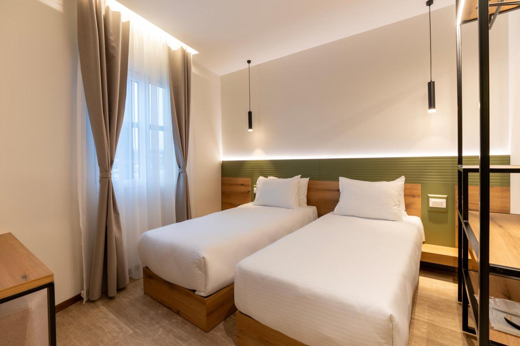 Star Hill Hotel Пристина Екстериор снимка