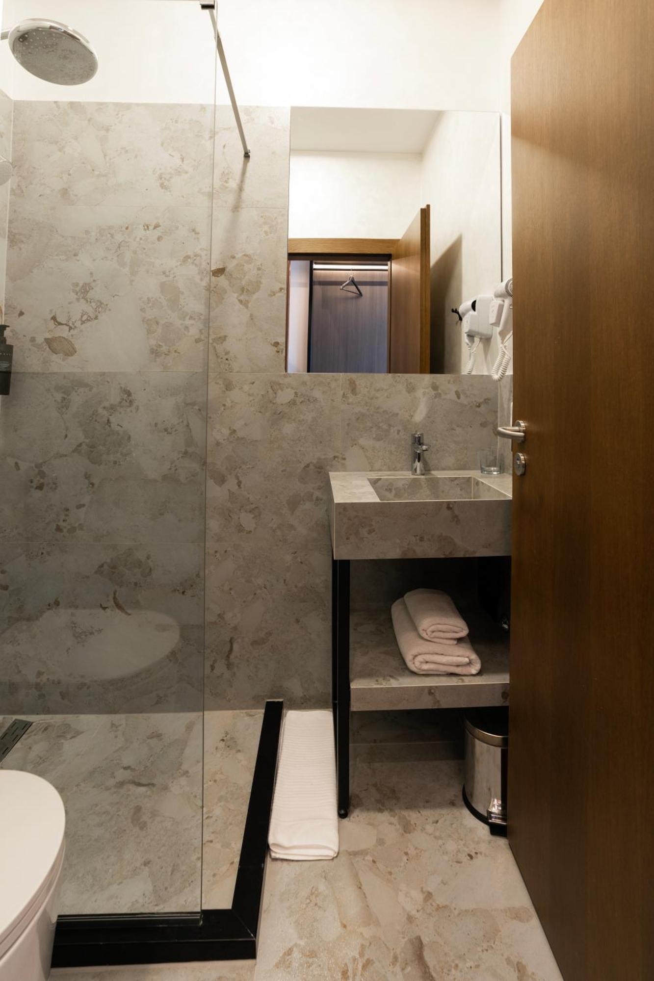 Star Hill Hotel Пристина Екстериор снимка
